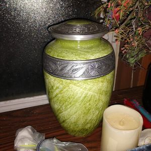 Meet your Posher, Pj